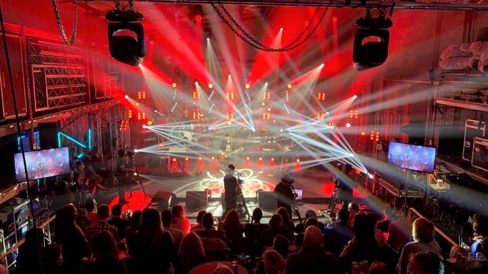 Live Dans Ton Salon Expands Livestream Possibilities with CHAUVET Professional