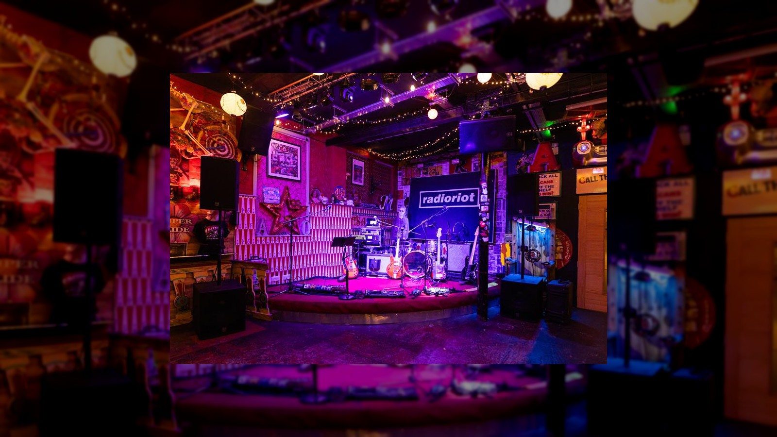 Radio Riot Adopts Martin Audio BlacklineQ Series for Live Shows