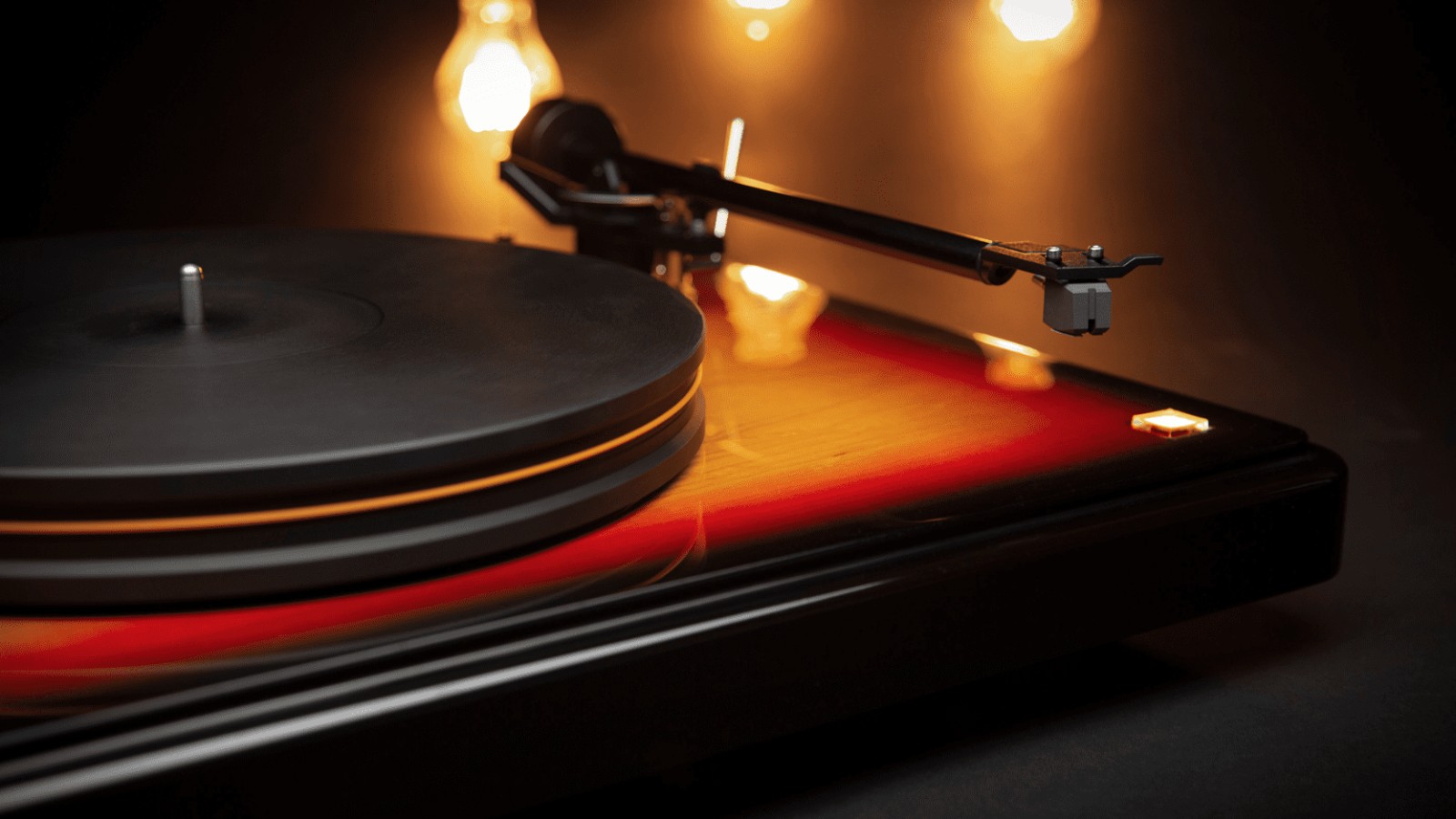 Fender and Mobile Fidelity Electronics Partner to Relese 'Fender MoFi Precisiondeck'